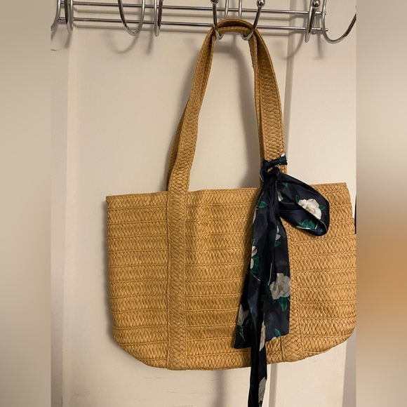 Draper James Tote - Picture 1 of 4